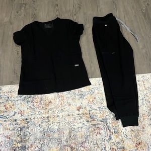 Figs- small black scrub set